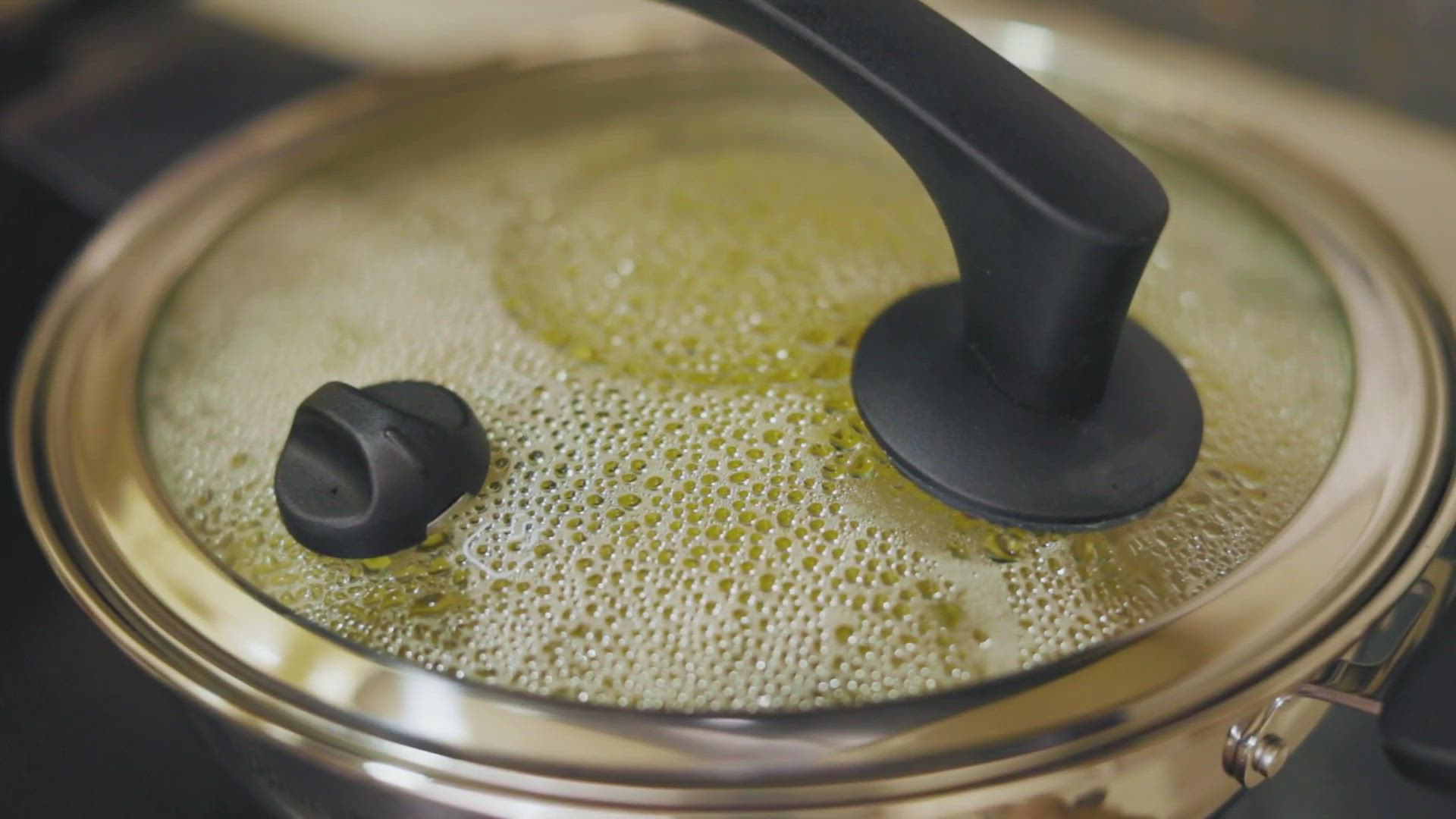 Tupperware Inspire Chef Cookware Liter Silver, Black in